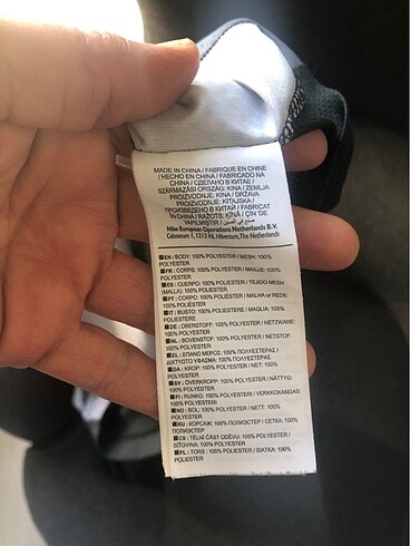 s Beden gri Renk Nike tişört