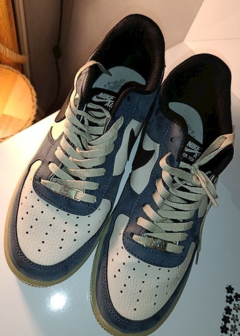 Nike Air Force 1 Retro Sneaker