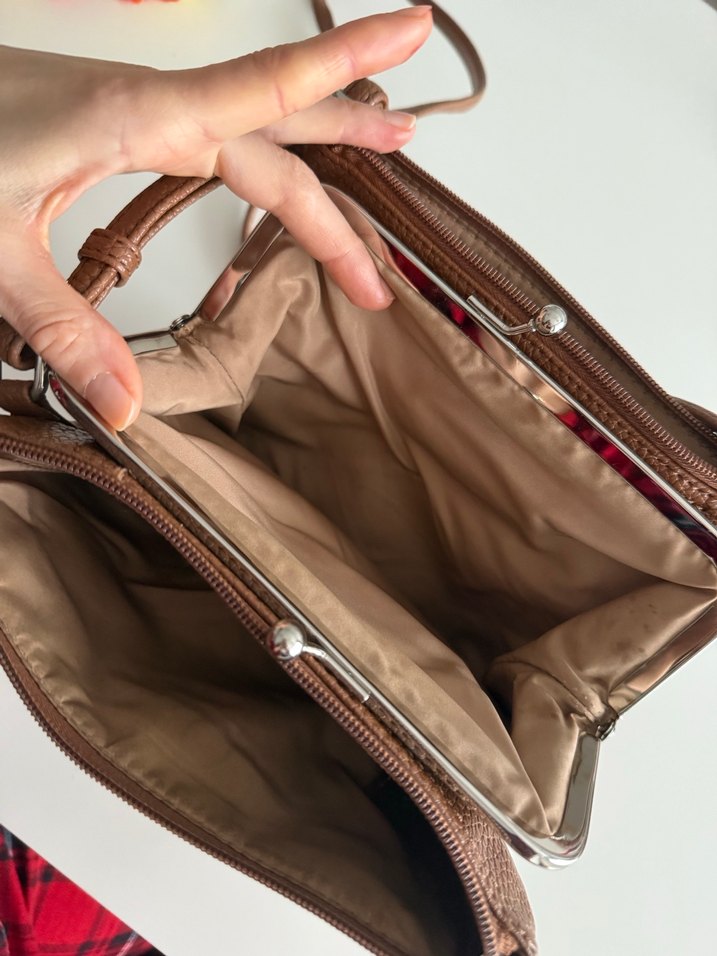 Kilitli Kahverengi Deri Kadın Çanta - Görsel 4