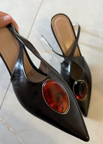 Zara Sikligin Simgesi Siyah Sivri Burunlu Slingback