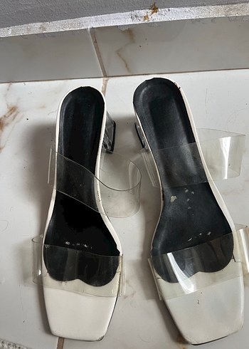 38 Beden beyaz Renk Şeffaf Bantlı beyaz Desenli Stiletto Terlik