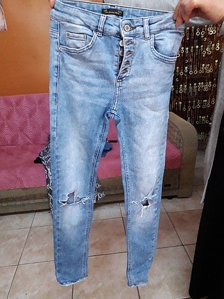 yırtık jean