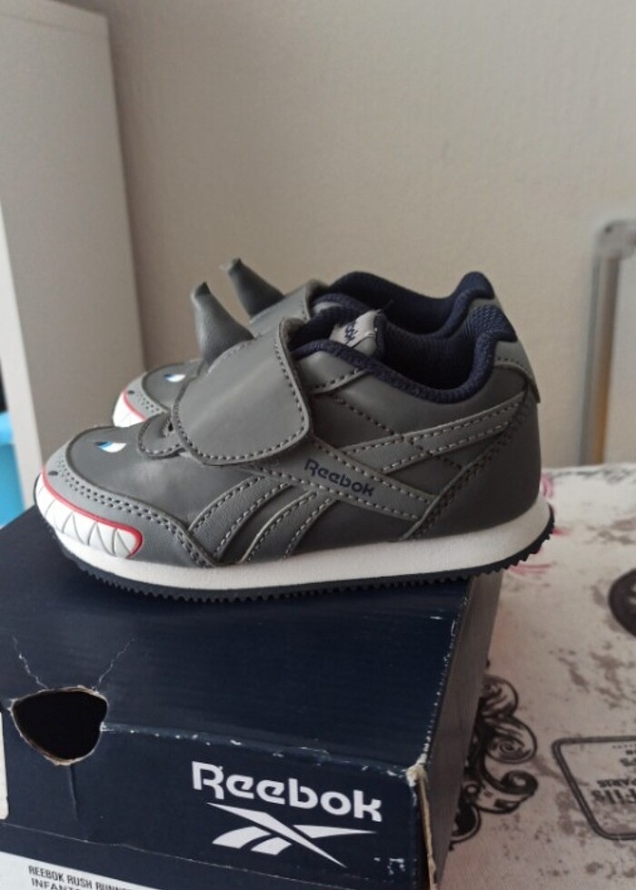 Reebok çocuk ayakkabı kopekbalikli 23.5 no - Görsel 2