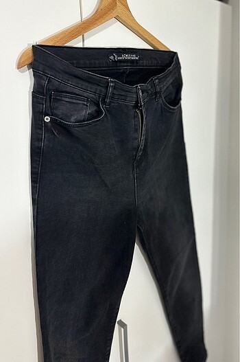 32 Beden LCW marka siyah tok kumaş dar paça jeans
