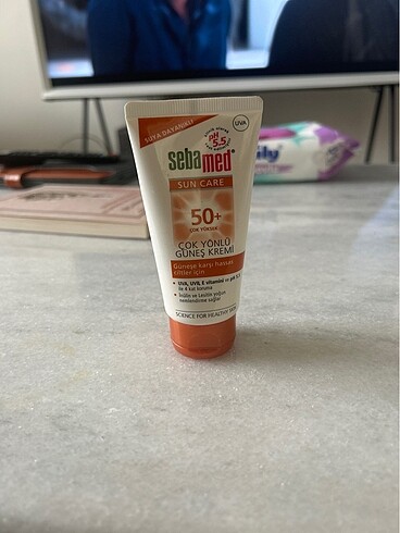 Sebamed SEBAMED 50 FAKTÖR SUYA DAYANIKLI GÜNEŞ KREMİ
