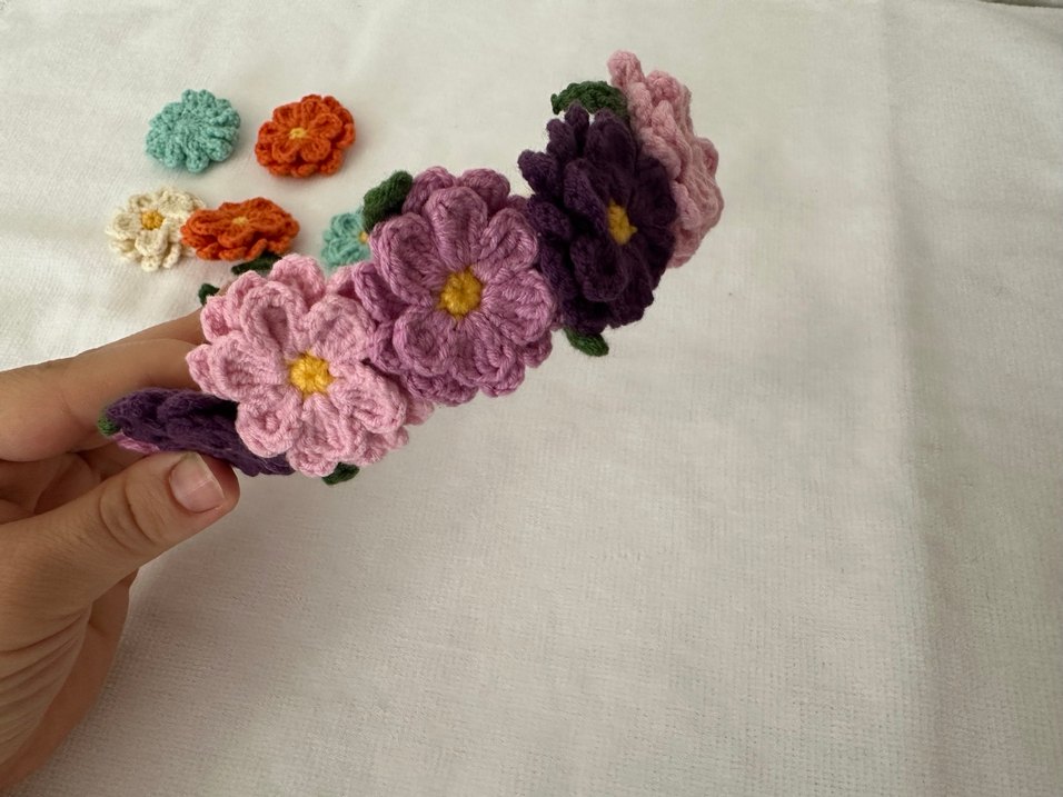 Çiçek Desenli Örgü Bohem Çocuk Tacı - Görsel 3