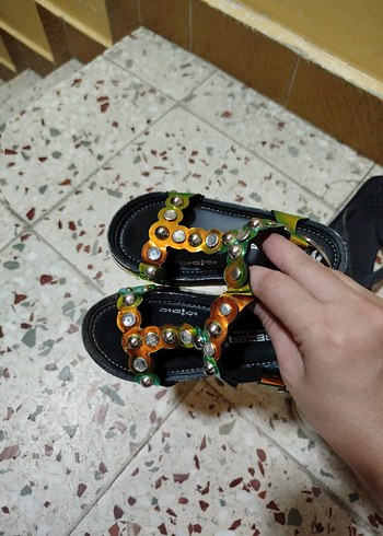 Diğer Desenli Tokalı Kız Çocuk Sandalet