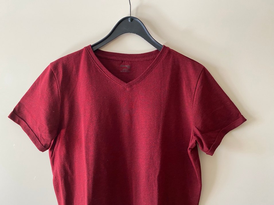 Bordo V Yaka Tişört - Görsel 2