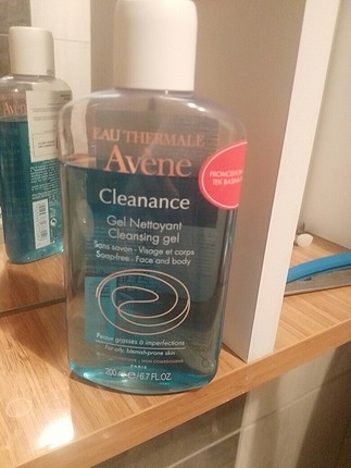 Avene yüz yıkama jeli 2oo ml göründüğü kadar kullanılmıştır