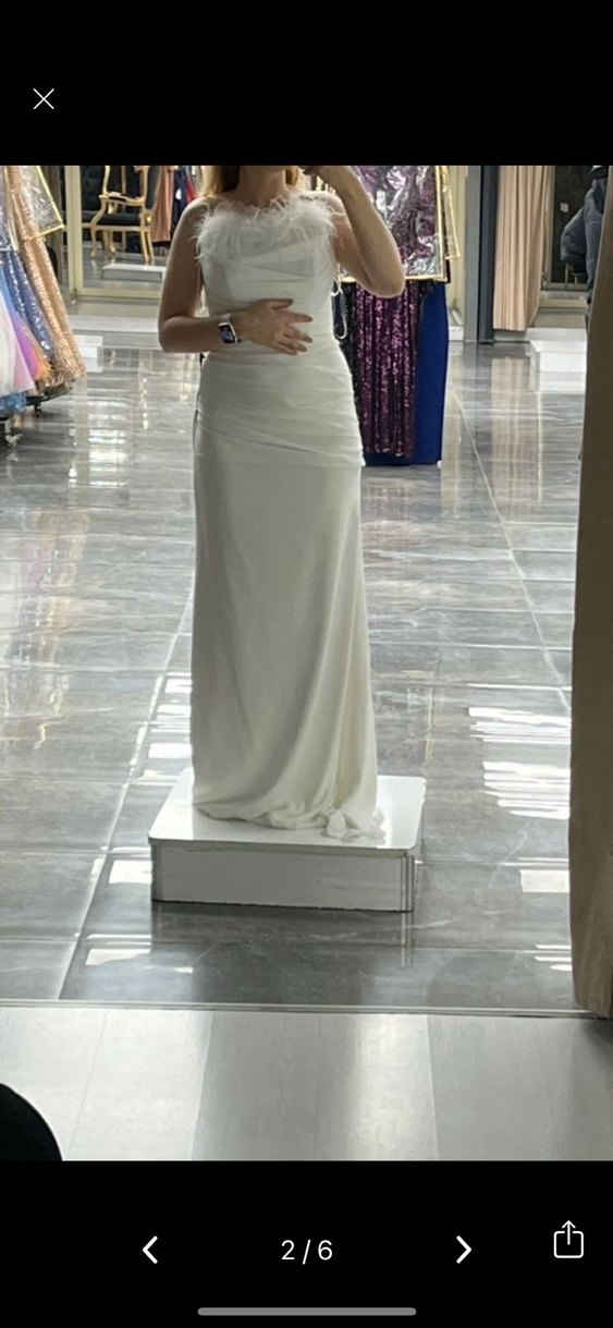 Tüylü Straplez Beyaz otrişli Nişan elbisesi - Görsel 3