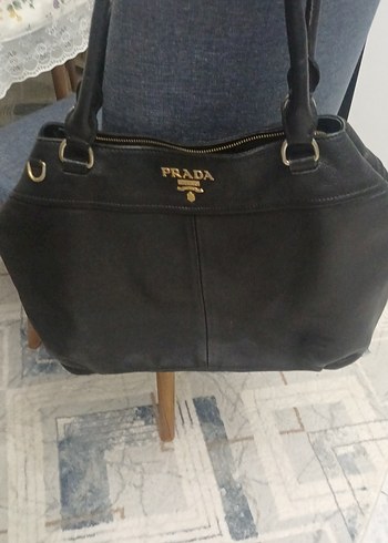 Prada Siyah Deri Omuz Cantasi
