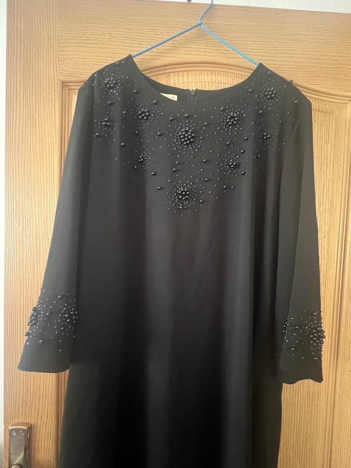 Boncuk Detaylı Siyah Uzun Elbise - Görsel 2