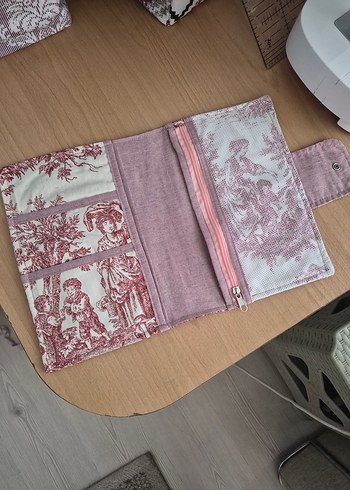 Diğer Fransiz Koyluleri Kitap Kilifi Organizer