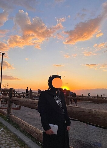 l Beden Taşlı elbise