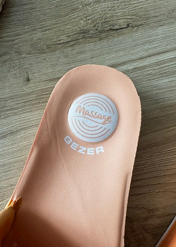37 Beden Turuncu Dolgu Topuklu Kadın Terlik