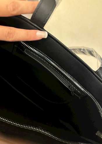  Beden Calvin Klein Siyah Deri Kadın Omuz Çantası