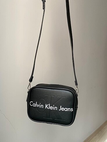  Beden Calvin klein kadın siyah çanta