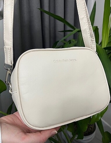 Beden ten rengi Renk Calvin klein kadın krem çanta