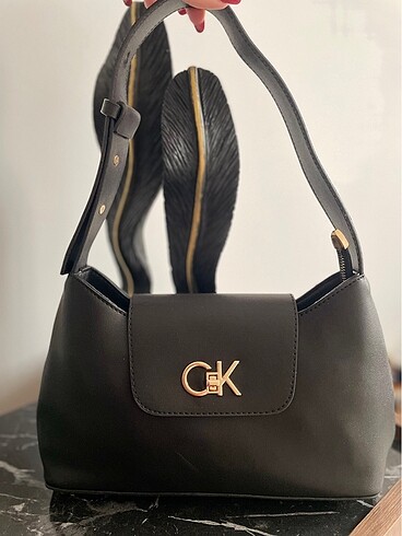  Beden siyah Renk Calvin klein siyah çanta