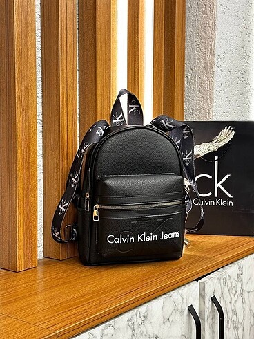 Calvin klein sırt çantası