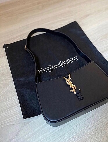 Yves Saint Laurent Yves saint laurent siyah çanta