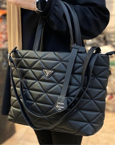 Prada siyah çanta