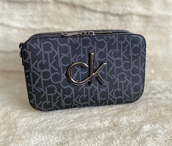 Beden Calvin klein siyah çanta