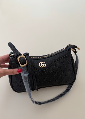 Gucci Siyah Monogramli Sik Omuz Cantasi