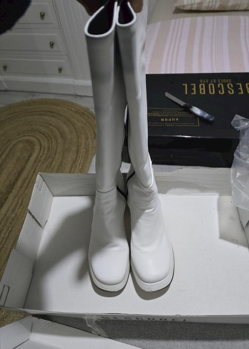 Kadın Beyaz Deri Dizüstü Botlar - Görsel 2