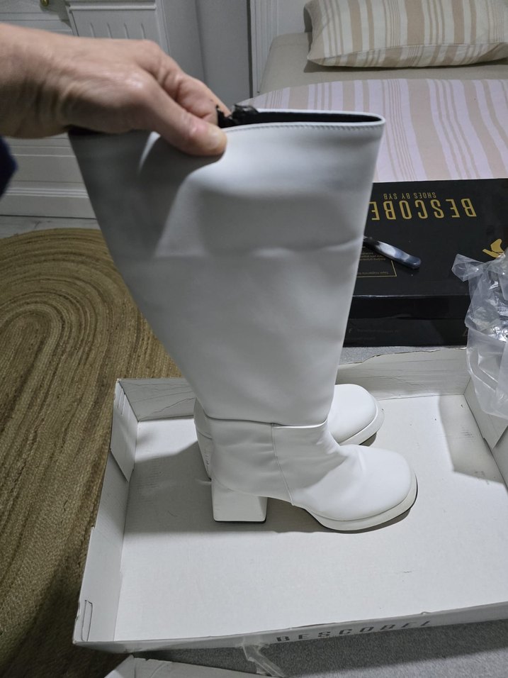 Kadın Beyaz Deri Dizüstü Botlar - Görsel 3