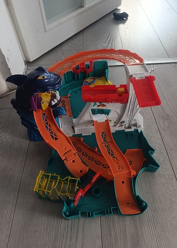 Hot Wheels shark bite playset Pist Seti - Görsel 5