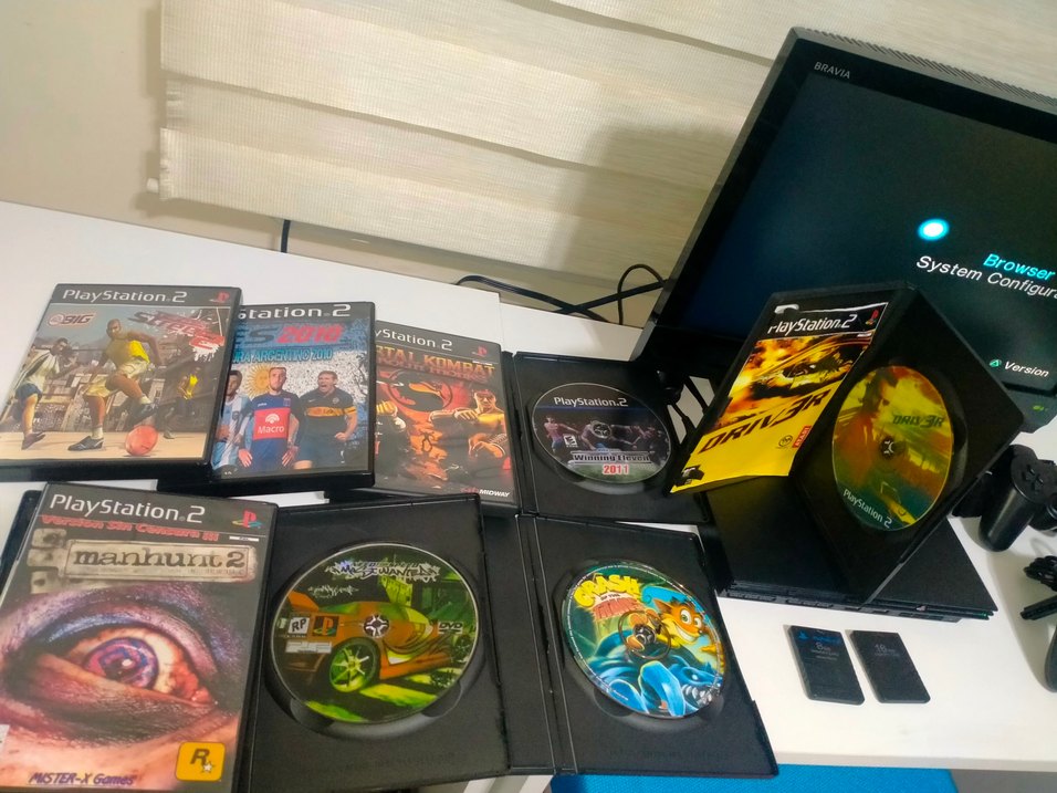 Sony PlayStation 2 slim set 2 kol 2 MC 8 kutulu oyun - Görsel 5