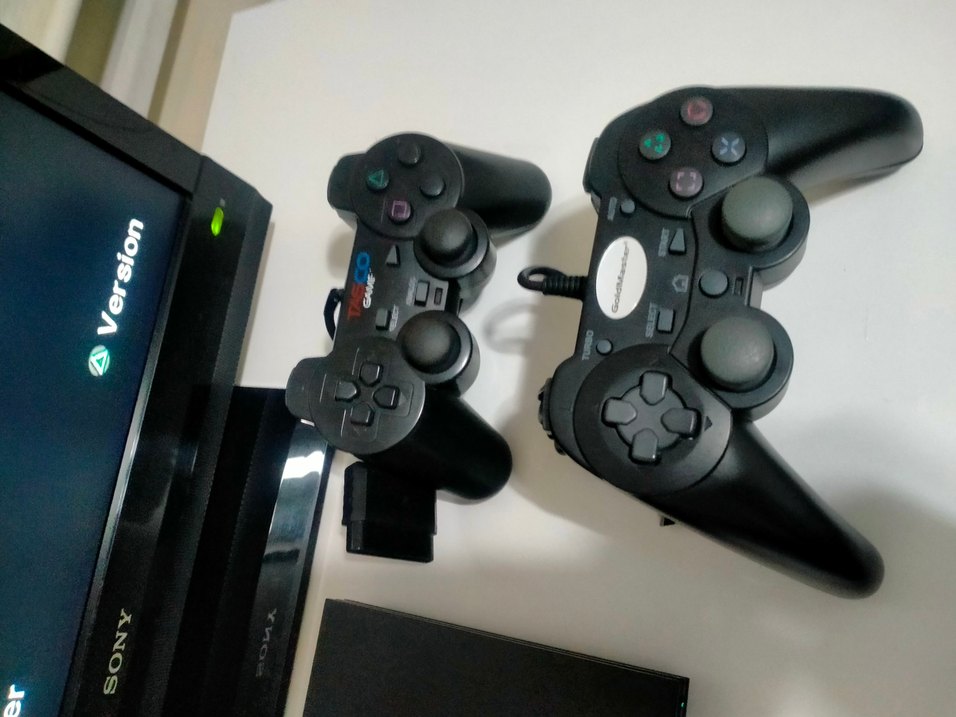 Sony PlayStation 2 slim set 2 kol 2 MC 8 kutulu oyun - Görsel 2