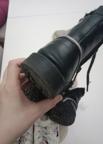 31 Beden Kız Çocuk Beyaz Sneaker Velcro Bağcıklı