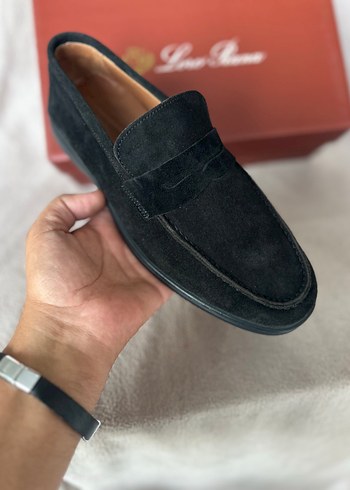 Loro Piana Siyah Suet Loafer Siklik Ve Rahatlik Bir Arada