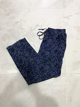 Cepli desenli pantolon