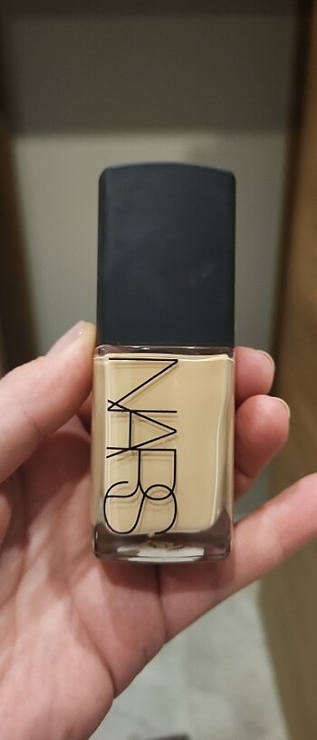 Nars sheet glow foundation