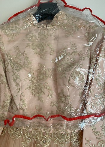 Uzun Kollu Pembe Nakışlı Nişan Elbisesi - Görsel 3