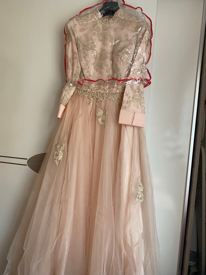 Uzun Kollu Pembe Nakışlı Nişan Elbisesi - Görsel 2