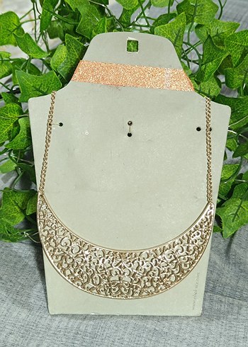American Vintage Altin Tonlu İnce Zincirli Yarim Ay Kolye