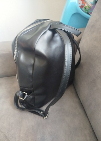Siyah Deri Kadın Sırt Çantası - Görsel 2
