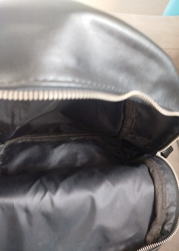 Siyah Deri Kadın Sırt Çantası - Görsel 3