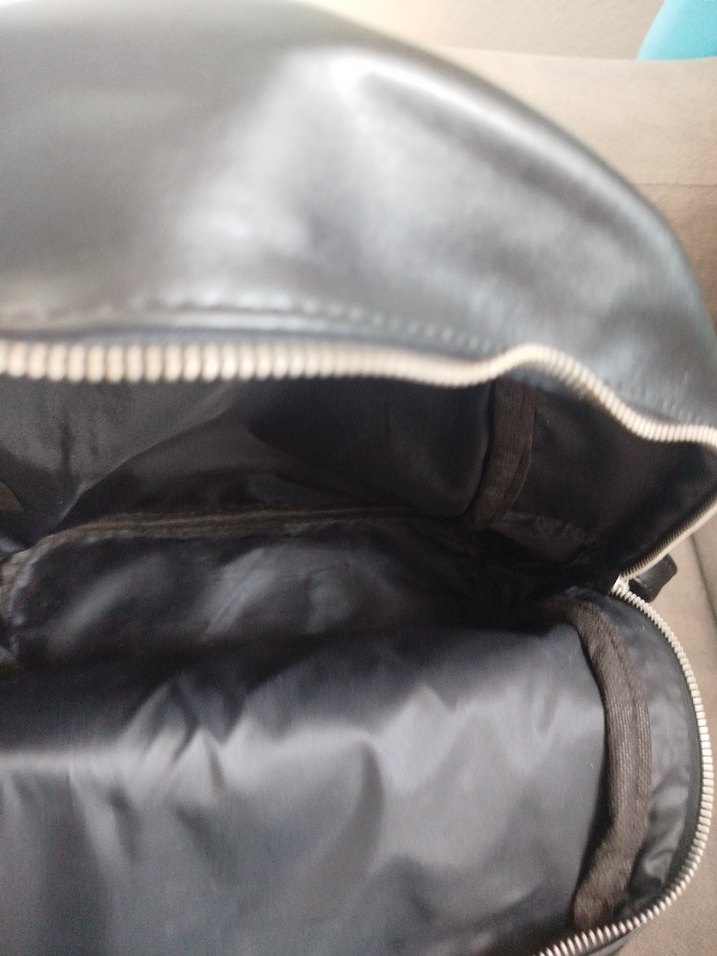 Siyah Deri Kadın Sırt Çantası - Görsel 3