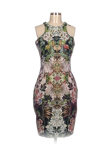 Zara Kısa Elbise %70 İndirimli.