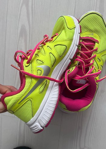 38,5 Beden Nike orjınal spor ayakkabı