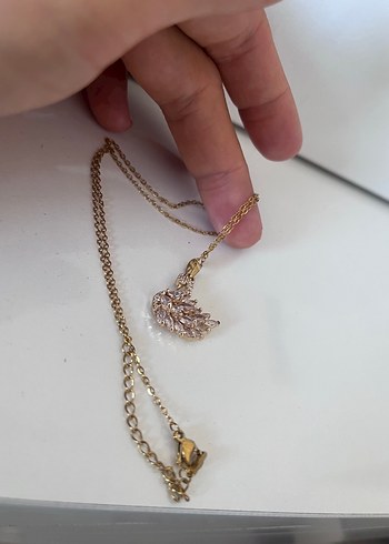 Kuğu desen taşlı çelik kolye