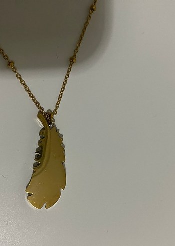 Zincir Detaylı Altın Renk Kadın Kolye - Görsel 3