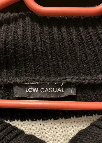 Yarım Fermuarlı Siyah Beyaz Çizgili Kadın Kazak - Görsel 2