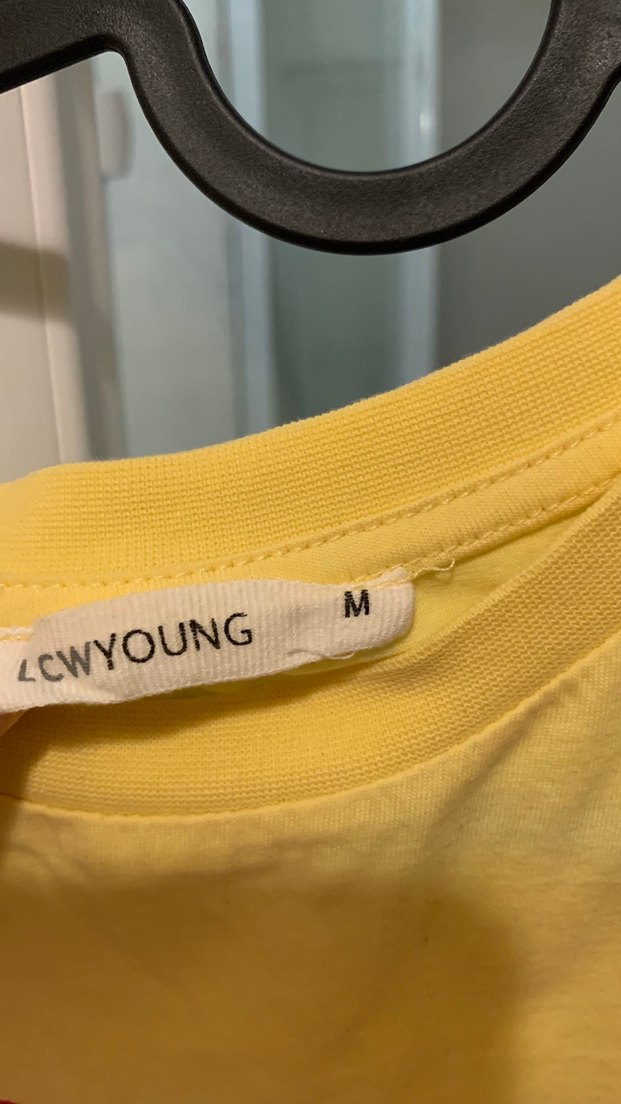 Sarı Baskılı Kadın Tişört - Görsel 2