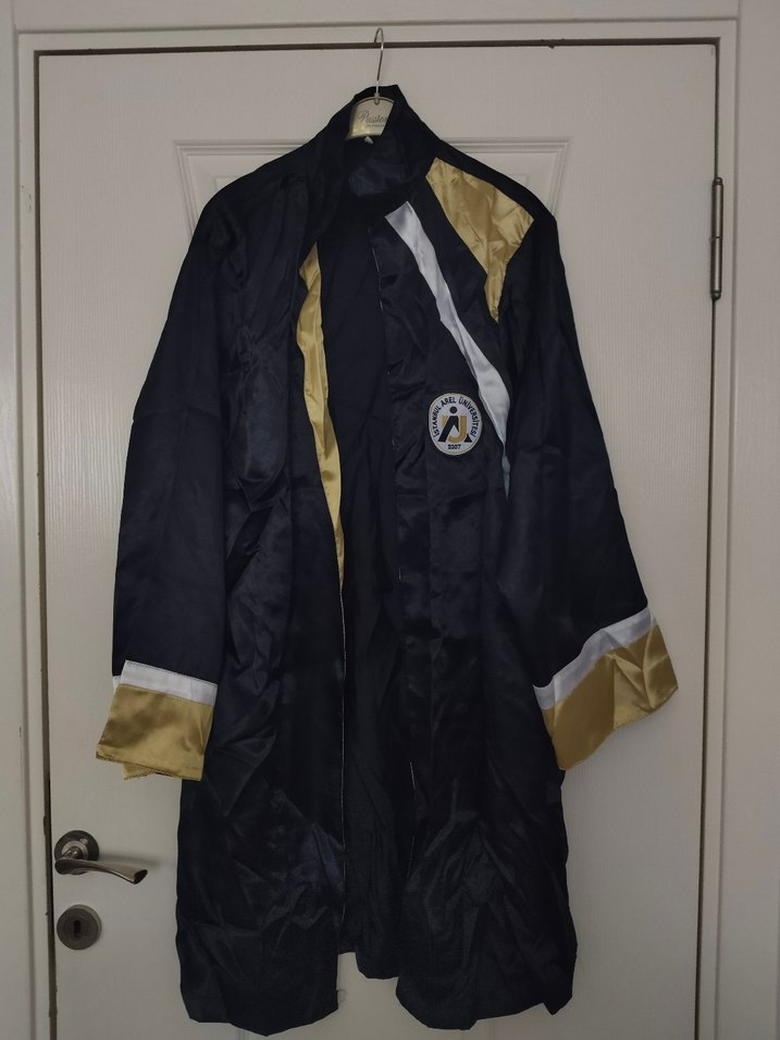 arel mezuniyet cüppesi ve kepi - Görsel 3